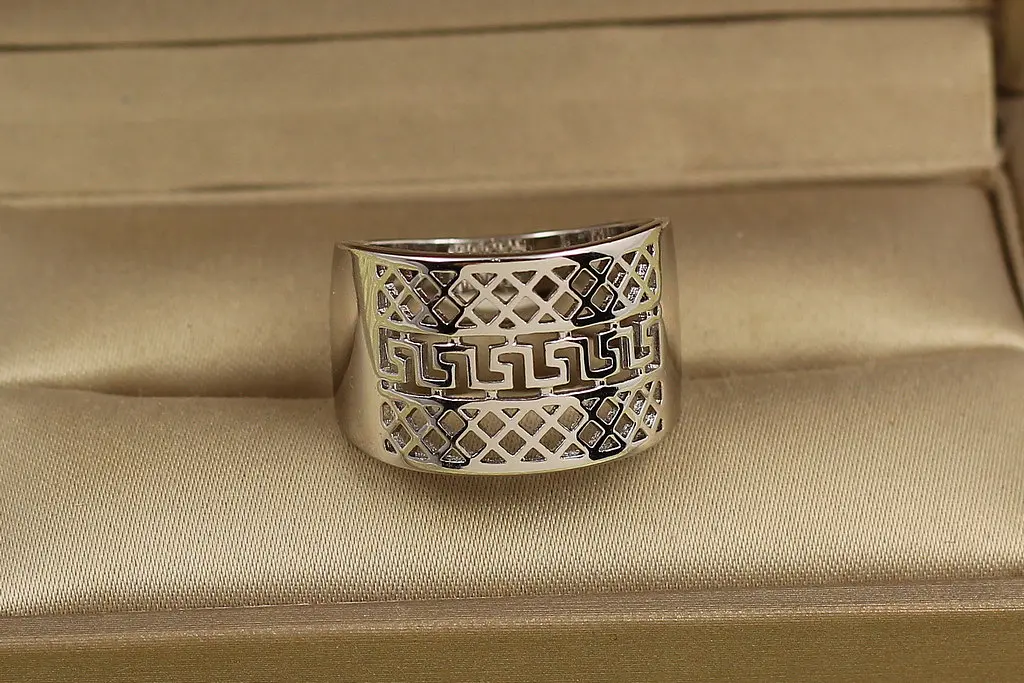 Кільце Xuping Jewelry широка сіточка з грецьким орнаментом р 16 сріблясте