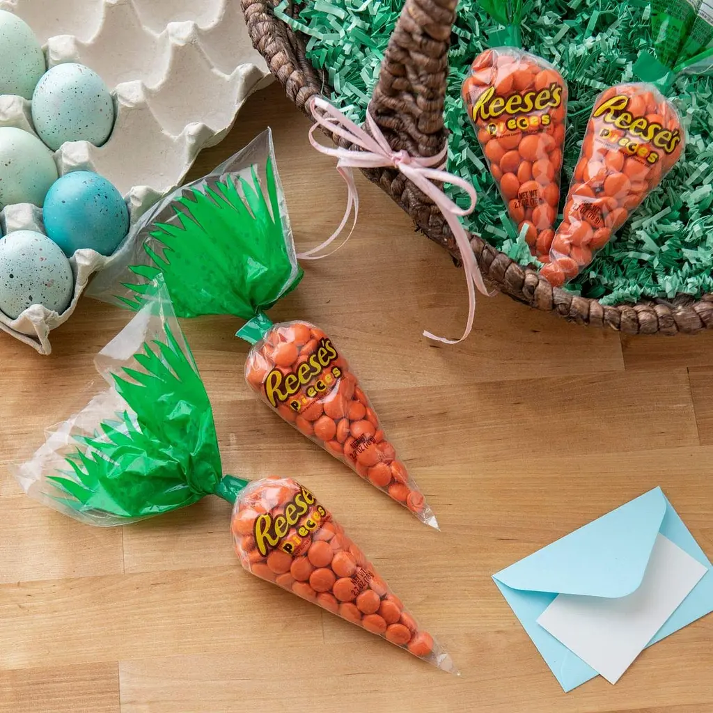 Драже Reeses Pieces Easter Carrot Bag 62g - фото 2