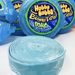 Жуйка Hubba Bubba Blue Raspberry Bubble Tape Sour Блок 12х56 g - фото 2