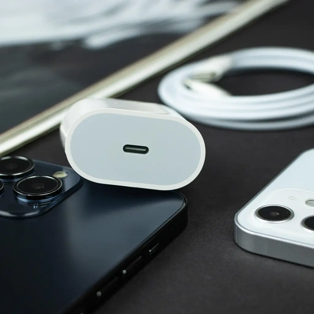 Блок питания адаптер Foxconn для Apple PD 18W USB-C Сетевое зарядное устройство - фото 8
