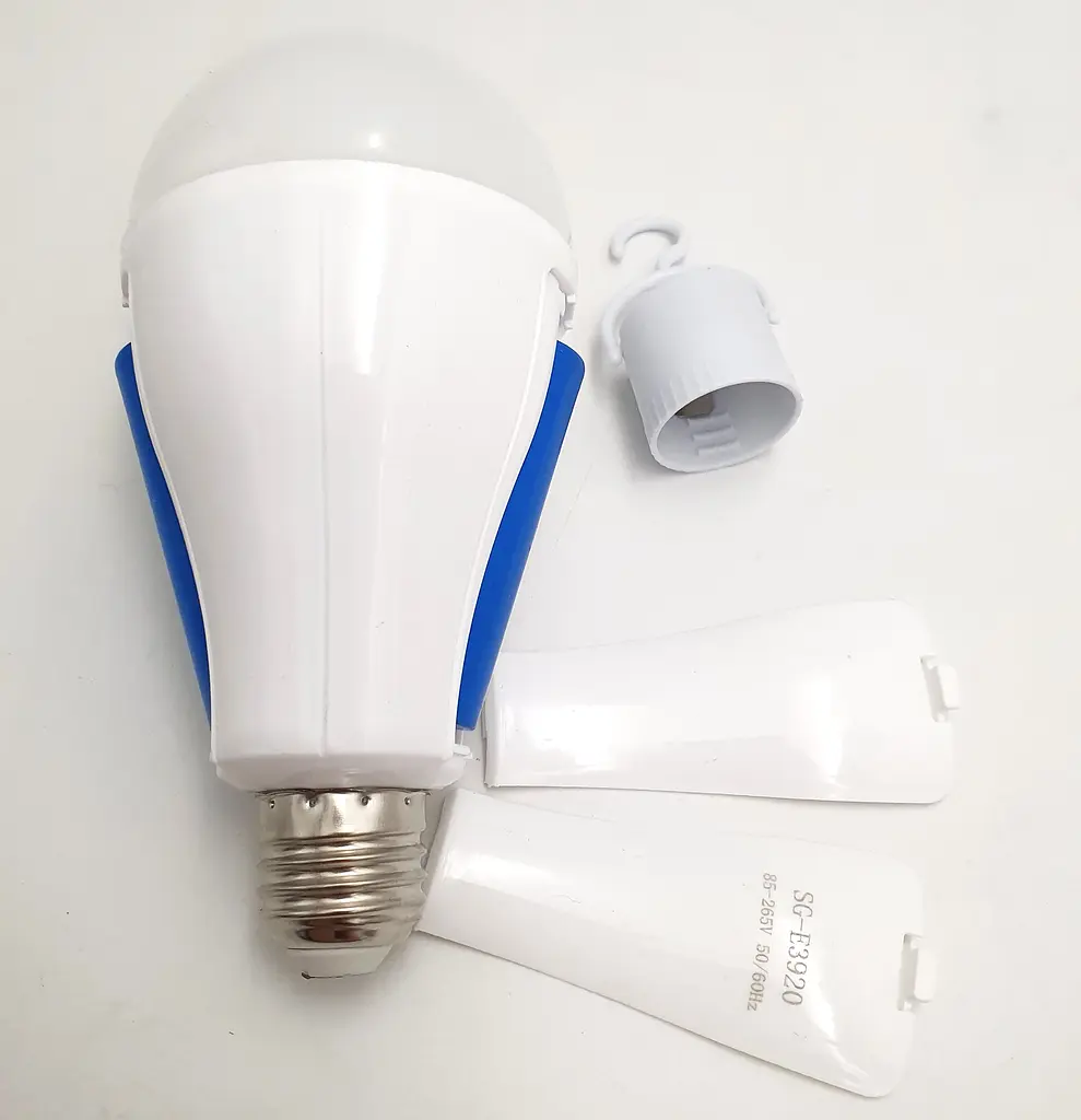 Світлодіодна LED акумуляторна лампа (знімні 2 × 18650) автономна аварійна 3 режими яскравості 20 W лампочка, цоколь E27 UKC SG-E3920 - фото 6