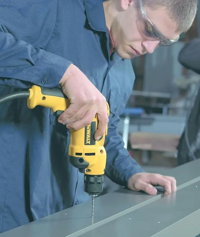 DeWALT Дриль DeWalt 701Вт 10.9Нм 0-2500об/хв патрон 10мм 1.8кг - фото 2