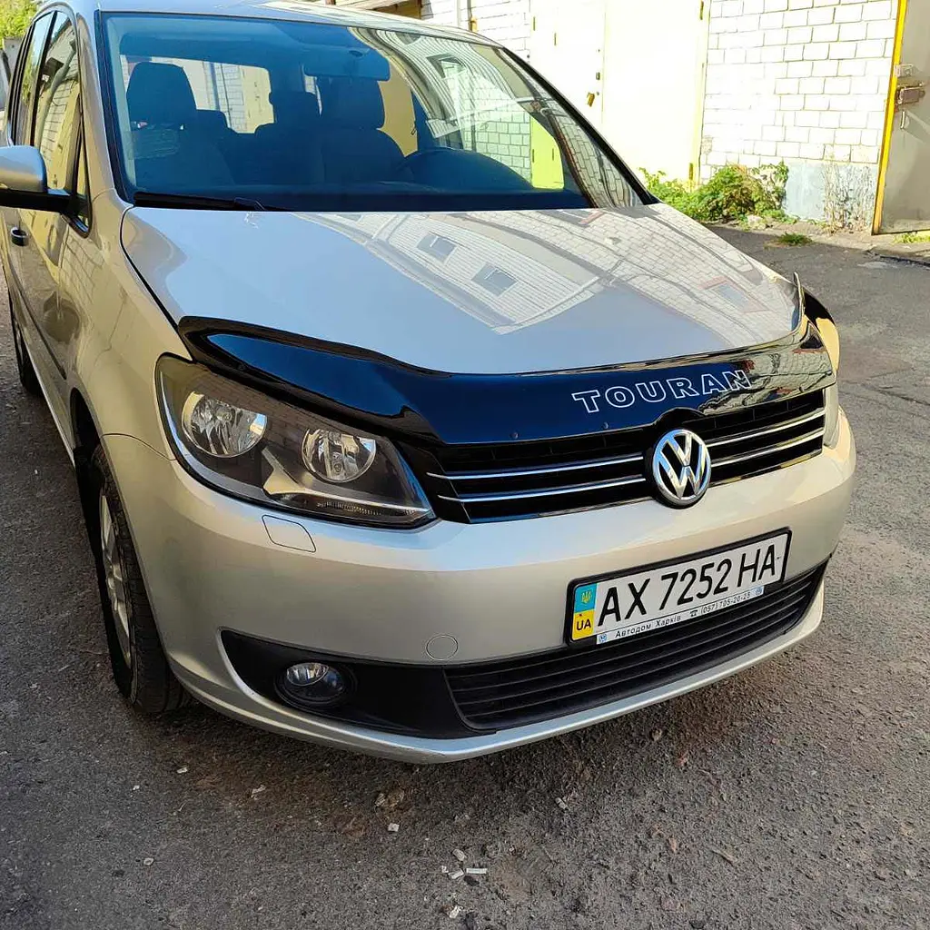 Дефлектор капота мухобійка Volkswagen Touran II 2010-2015 Voron Glass - фото 7