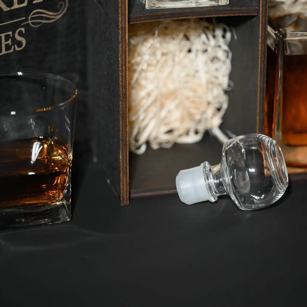 Подарунковий набір віскі Whiskey Stones №12 у дерев'яному пеналі - графін Pasabahce + склянки Baltic - фото 7