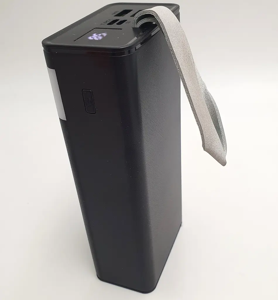 Потужний Повербанк із LED ліхтариком Power Bank із швидкою зарядкою 30000mAh 2USB /Type-C PD/QC 5A/22.5W Maxmate MMP30KP чорний - фото 6