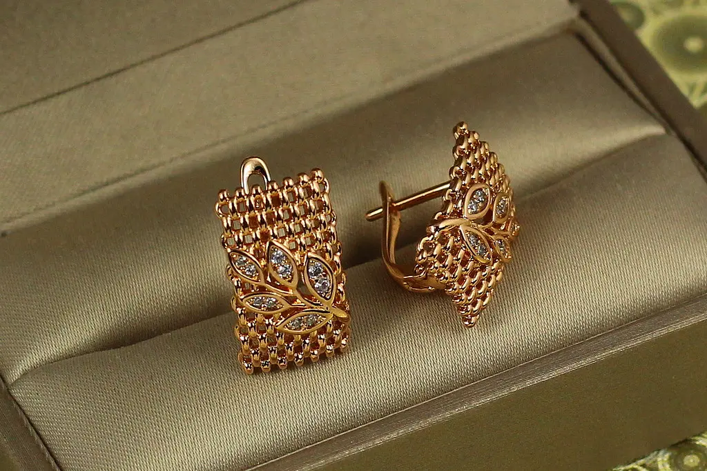 Сережки Xuping Jewelry Сіточка з листочками 1,8 см золотисті - фото 2