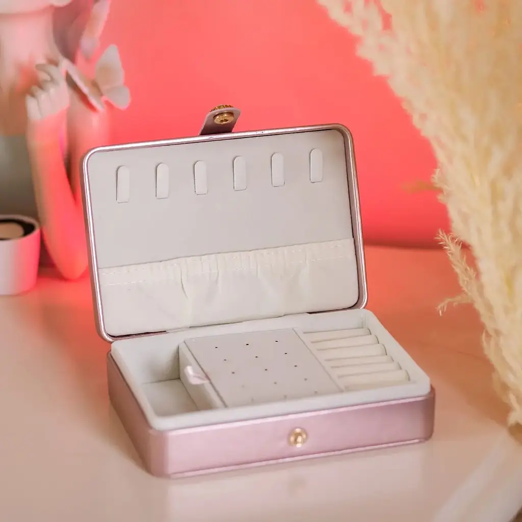 Шкатулка-органайзер для украшений Yiwu на кнопке 16x11x4.7 см розовое золото HP-5-30PP - фото 7