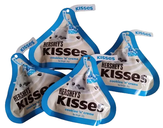Шоколадні цукерки Hershey's Kisses Cookies 'n' Creme 82г - фото 6