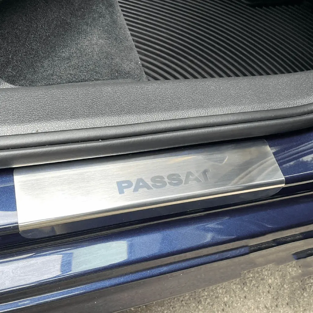 Накладки на пороги для Volkswagen Passat B8 2014-2023 (Europe) Нержавіюча сталь із загином та Логотипом 4 шт (Premium P-VW41) - фото 3
