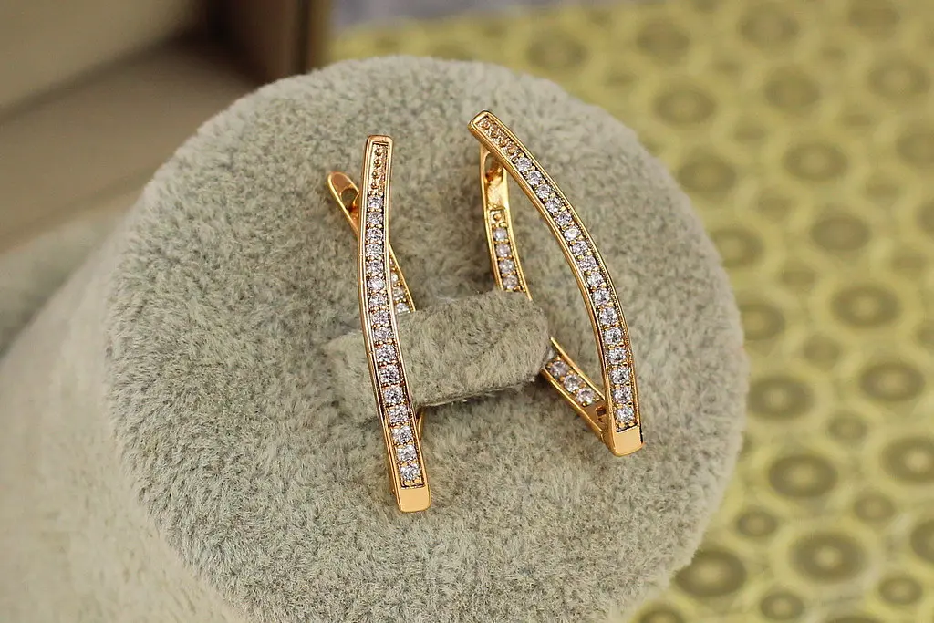 Сережки Xuping Jewelry овальні дужки 3 см золотисті - фото 2
