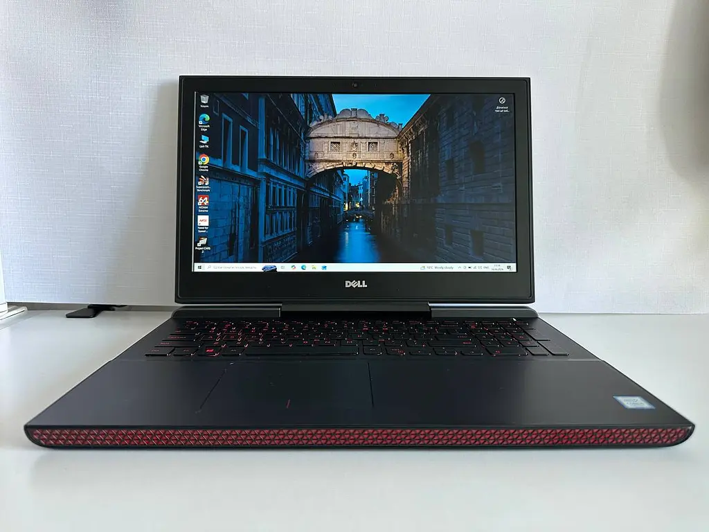 Ігровий ноутбук Dell Inspiron 15 Gaming 7567 15.6" (i5-7300HQ / 16GB / SSD 256GB / GTX 1050 4GB) б/в - фото 2