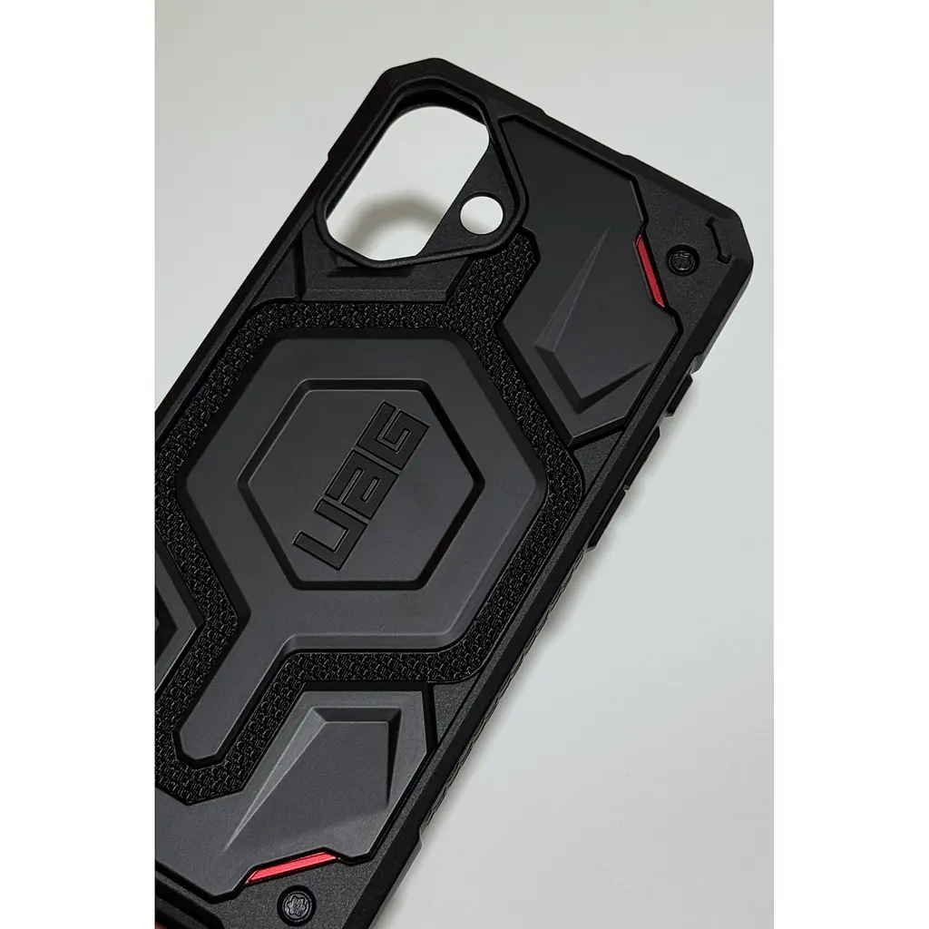 Оригинальный противоударный чехол UAG Monarch Pro MagSafe для Iphone 16 Plus Kevlar Black 114455113940  - фото 9