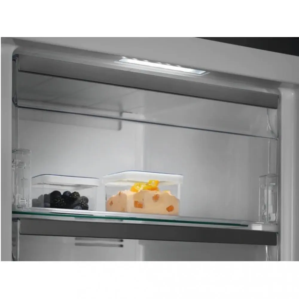 Морозильна камера Electrolux RUT7ME28X2 - фото 7