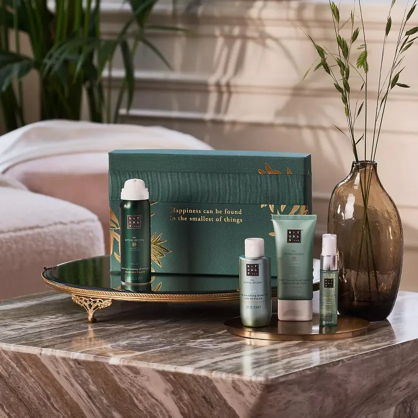 Подарунковий набір Rituals The Ritual of Jing Small Gift Set: гель-піна для душу 50 мл + олія для душу 75 мл + спрей для подушок та тіла 20 мл + маска для рук 50 мл - фото 4
