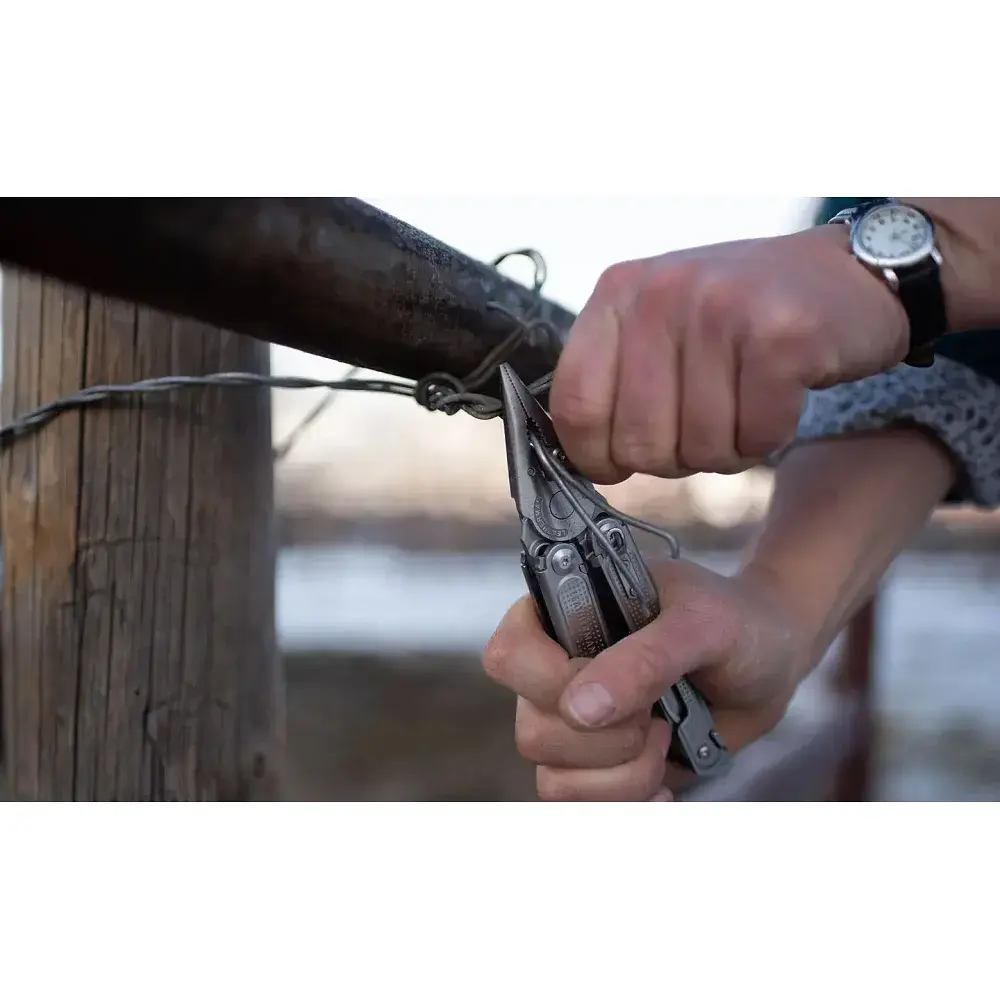 Мультитул Leatherman 832642 Free P4 Silver + чохол - фото 8