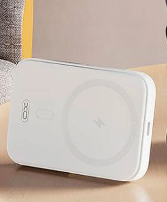 Аккумулятор беспроводной XO PR242 5000mAh Magnetic wireless 15W с подставкой белый - фото 3