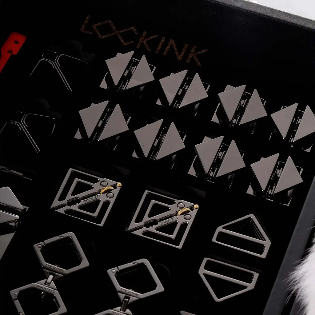 БДСМ-набір LOCKINK All-in-1 BDSM Play Kit, чорний, ремені, маска, кляпи, анальні пробки, свічки - фото 5