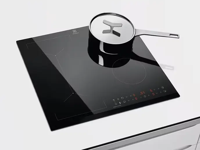 Варильна поверхня індукційна Electrolux 60 см розширена зона Hob2Hood чорний - фото 2