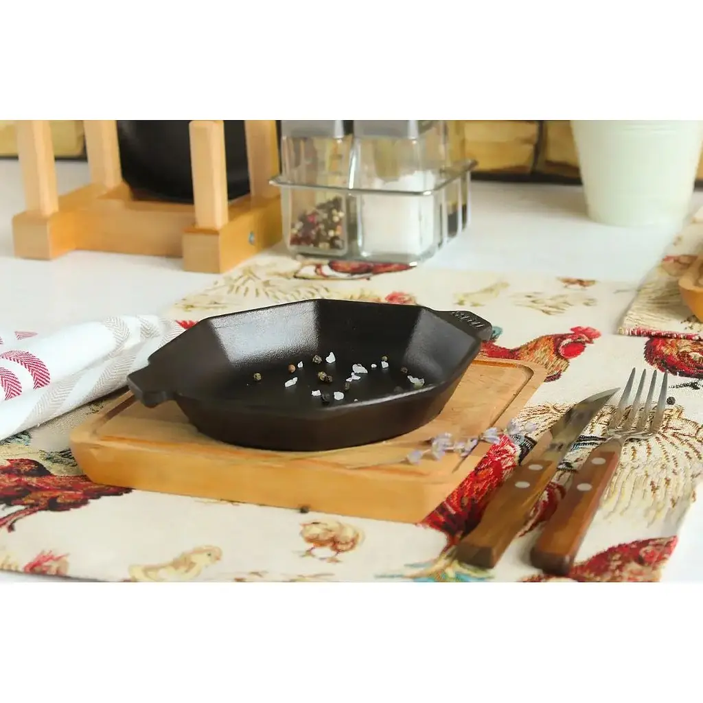 Cковорода Brizoll Horeca чавунна восьмикутна 14х2.5 см (H8-1425) - фото 2