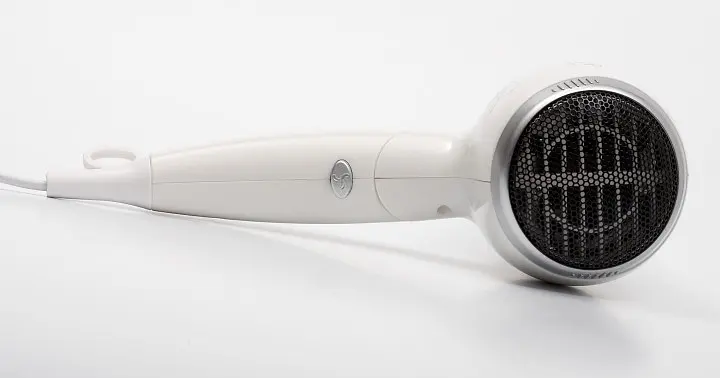 Фен Adler AD 2225, 2200 Вт концентратор 2 скорости холодный воздух компактный складная ручка 1 шт. белый (33705-IS) - фото 5