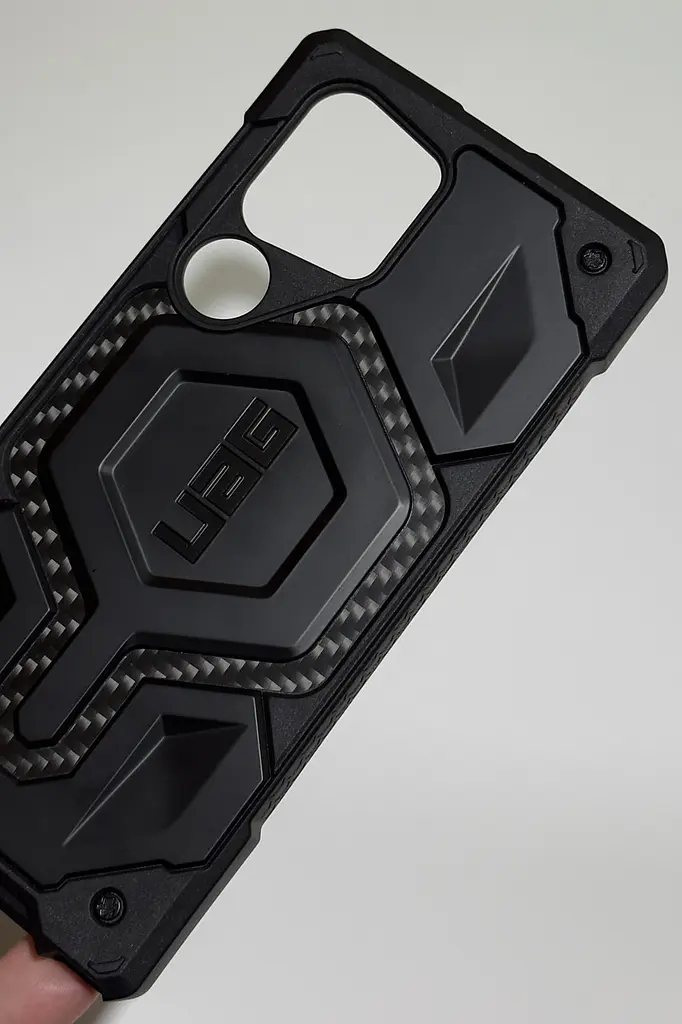 Оригінальний протиударний чохол UAG Monarch для Samsung Galaxy S24 Ultra (6.8") Carbon Fiber 214415114242 - фото 2