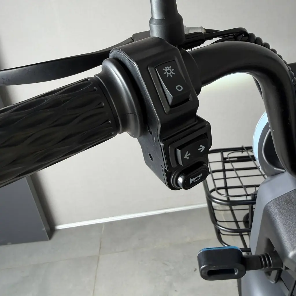 Городской электровелосипед EVOBIKE Nova S 500W с пассажирским сиденьем, поворотниками, корзиной и дисплеем, 48V 12Ah (экономный, до 40 км/ч), графитово-серого цвета - фото 6