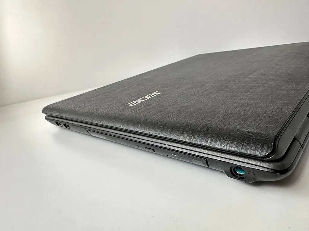 Ноутбук Acer Aspire E5-773G 17.3" (i3-6100U / 8GB / SSD+HDD / GeForce 940M 2GB) б/в - фото 9