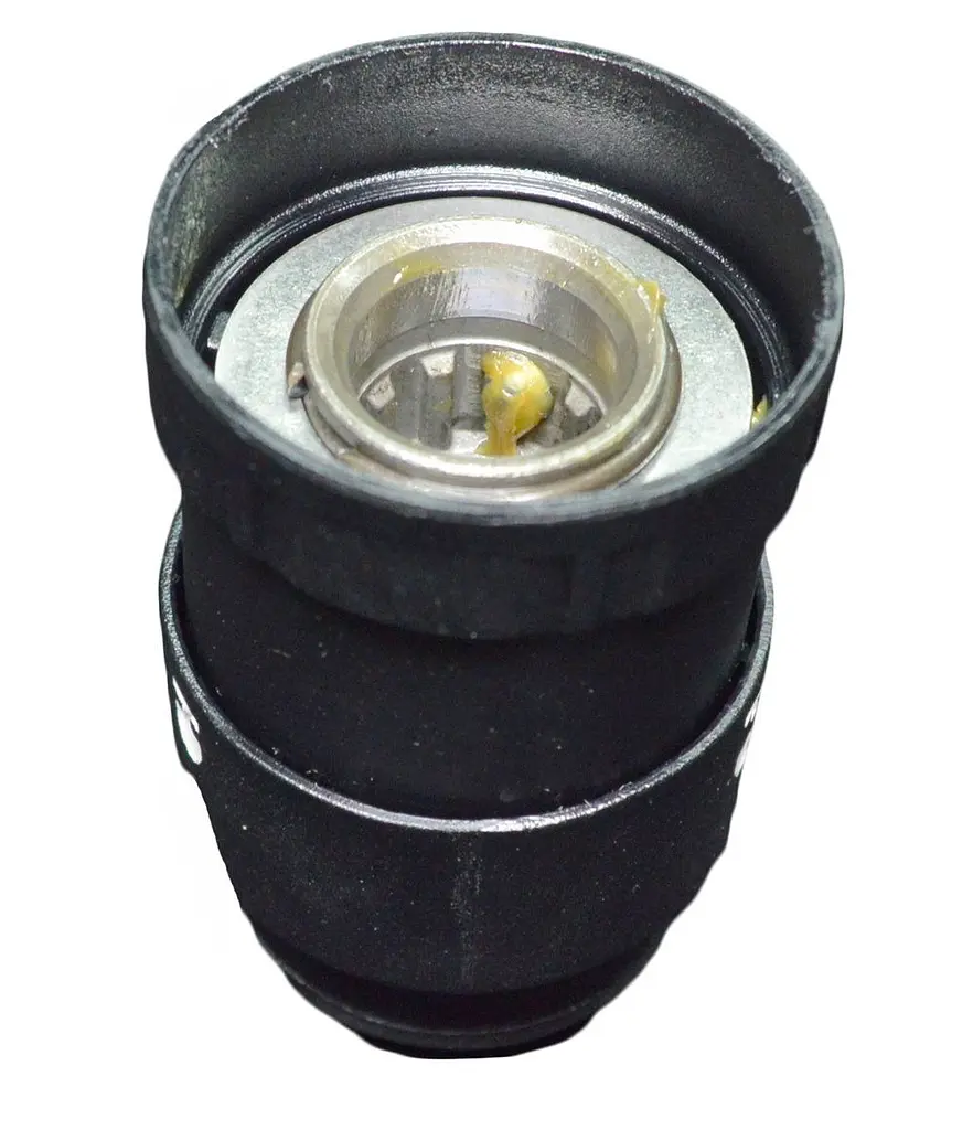 Патрон SDS-PLUS для перфораторів Makita HR2450T, HR2470T, HR2810T, HR2811FT, BHR261T, BHR243, HR2610T, HR2611FT, DHR243, DHR264, BHR262,T, HR2300T, HR2631F, HR2630T (194080-7) - фото 3