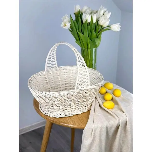 Комплект Пасхальная корзина Галичина (белая) с тефлоновым полотенцем 70х40 см Кулич (розовый) и свечой - фото 2