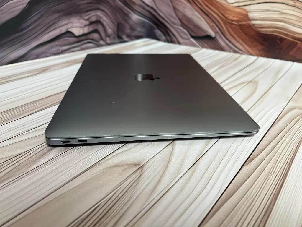 Ноутбук Apple MacBook Air 13" 2020 M1/8/256 (FVFHHJSWQ6L4) Б/в - фото 5