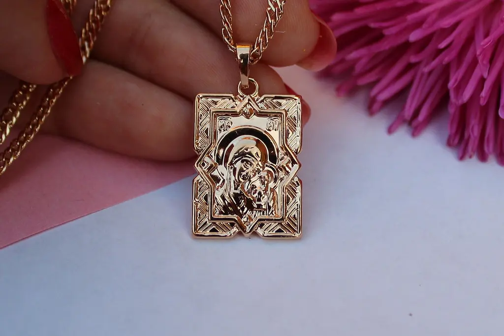 Ладанка Xuping Jewelry з куточками з боків 2 см золотиста - фото 2