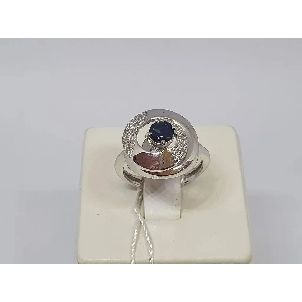 Золотое кольцо Агни с бриллиантами и сапфиром. Артикул 11270 17,5 - фото 5