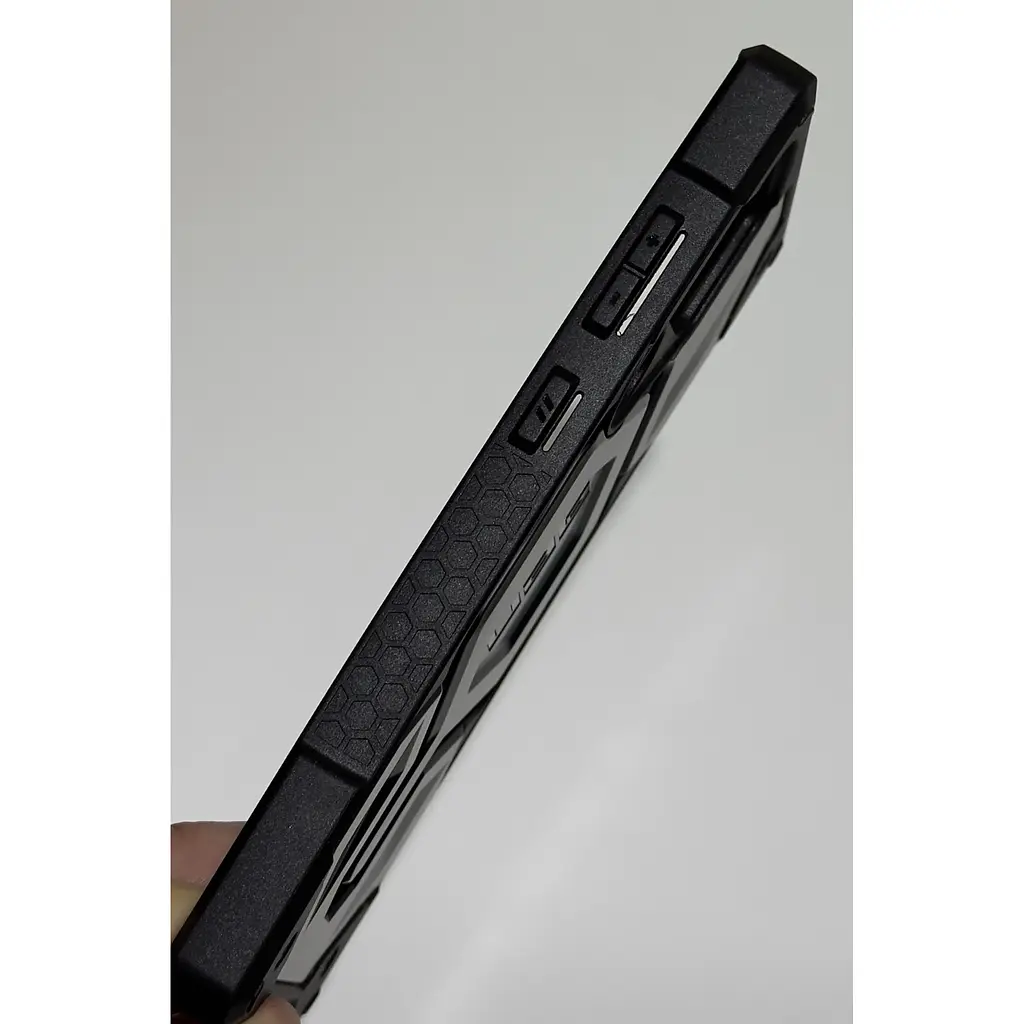 Оригінальний протиударний чохол UAG Monarch для Samsung Galaxy S24 Ultra (6.8") Carbon Fiber 214415114242 - фото 6