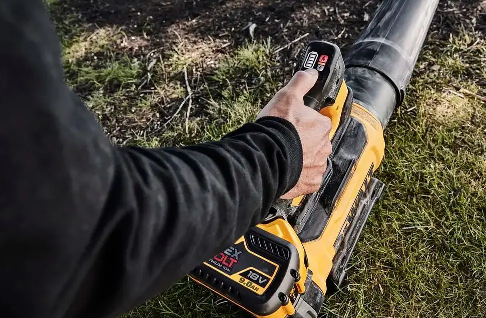 Повітродувка акумуляторна DeWalt безщіткова без АКБ та ЗП (DCMBL777N) - фото 9