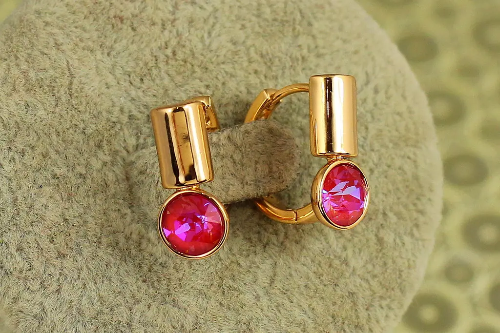 Сережки Xuping Jewelry Модуль з рожевим каменем Сваровські 1,7 см золотисті - фото 2