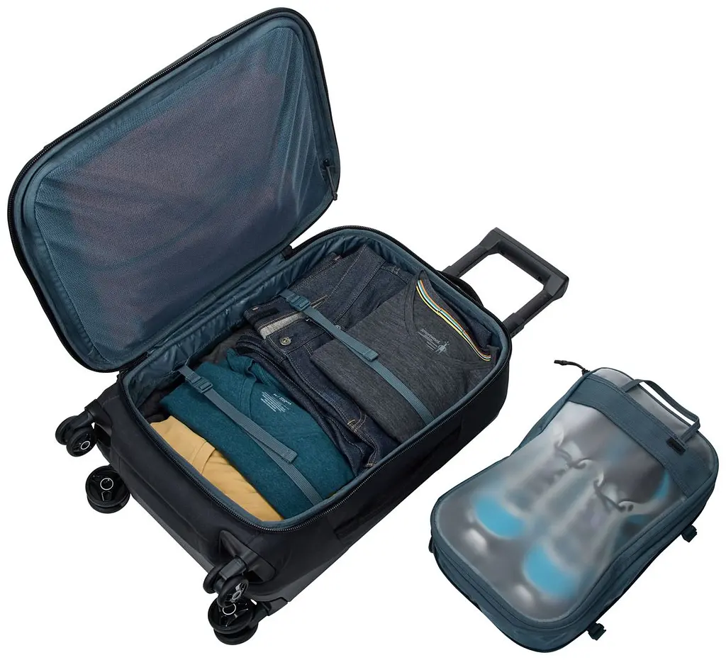 Чемодан на колесах Thule Aion Carry-On Spinner Black 3204719 - фото 10