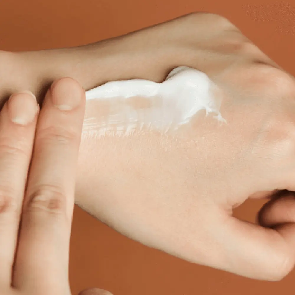 Крем для обличчя з центеллою і пробіотиками Madagascar Centella Probio-Cica Enrich Cream SKIN1004 50 мл - фото 2