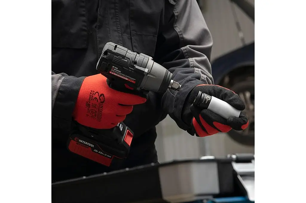 Рукавички робочі захисні Intertool нітрилові пористі 10" червоно-чорні (в упаковці 3 шт.) - фото 4