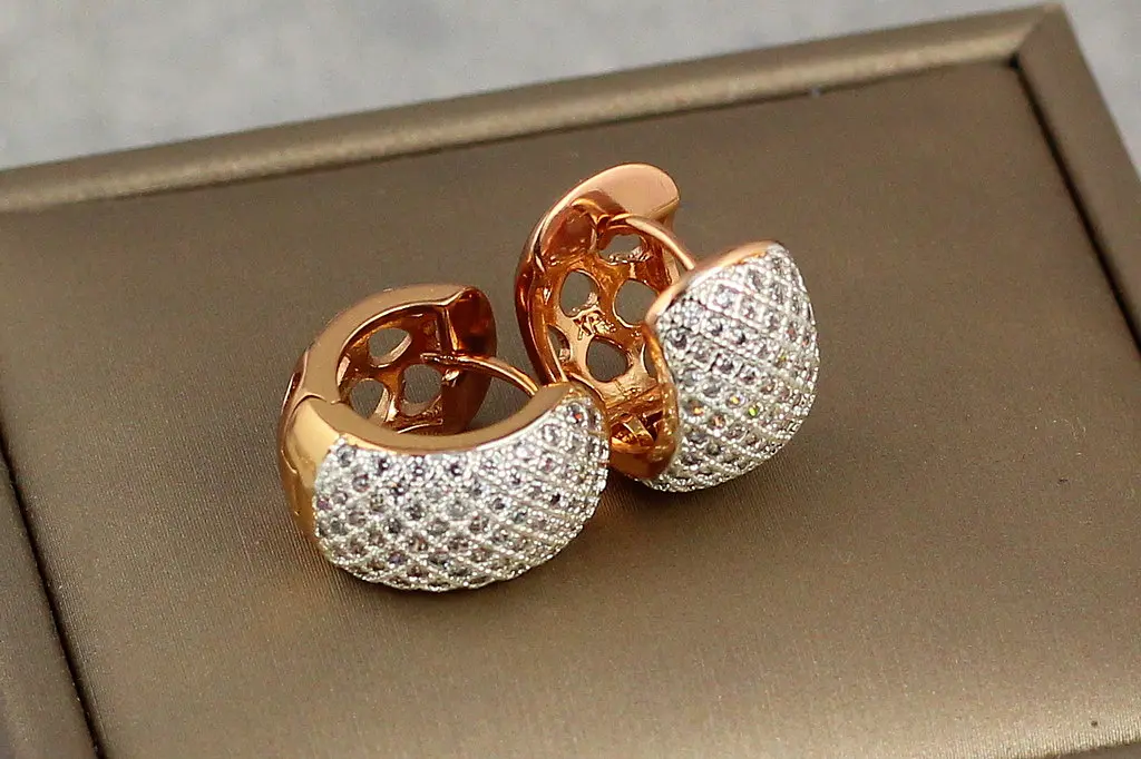 Сережки Xuping Jewelry широкі сіточка з родієм 1.6 см золотисті - фото 3