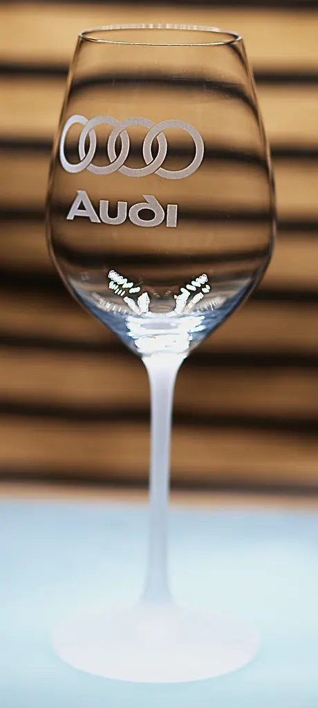 Винний келих 480 мл з гравіюванням Ауді Audi  подарунок для автолюбителя  скляний фужер з логотипом авто - фото 3