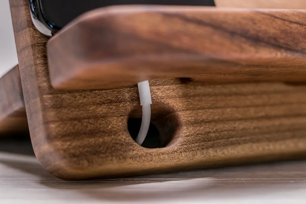 Дерев'яний органайзер для смартфона Apple ecoWalnut 210x170x170 мм - фото 3