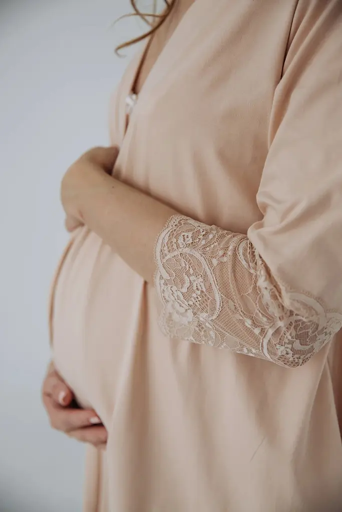 Халат для вагітних та годуючих матусь Soft&Lace для майбутніх мам M Мамин Дім бежевий - фото 4