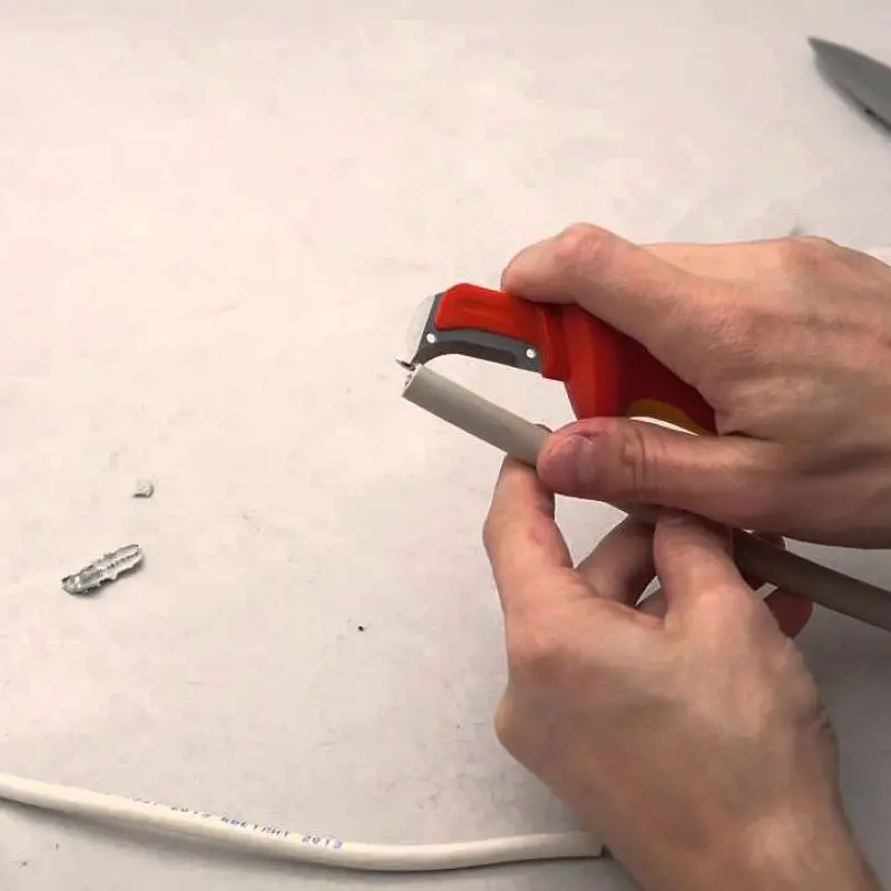 Нож для удаления изоляции Knipex 98 55 180 мм с пяткой - фото 4