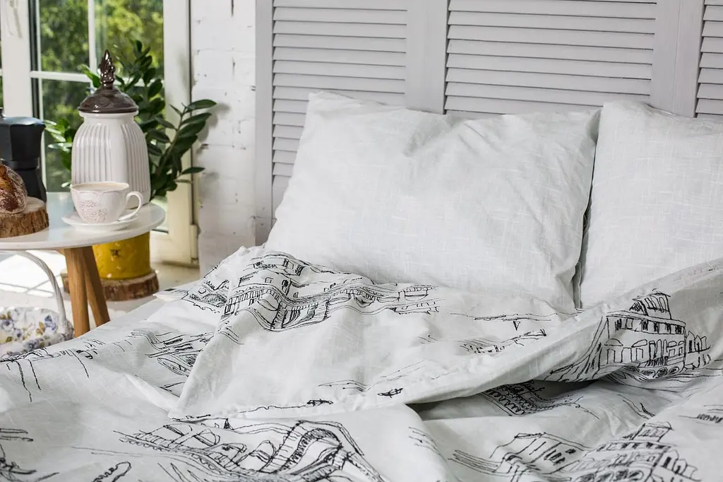 Комплект постільної білизни Ecotton двоспальний Сімейний 150х215 см білий Місто (20735) - фото 2