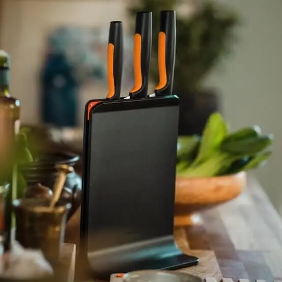 Набір кухонних ножів з пластиковим блоком Fiskars Functional Form ™ 3 шт 1057555 - фото 7