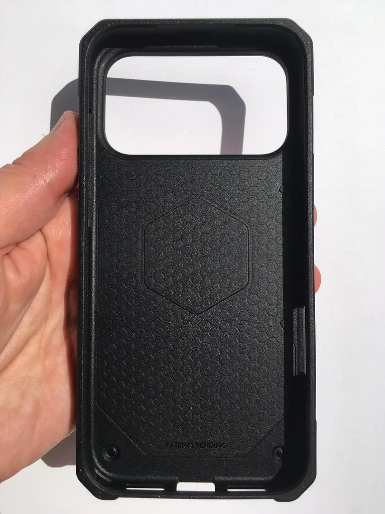 Чохол протиударний UAG Monarch Pro MagSafe для iPhone 17 Pro Max Carbon Fiber Black 114514119042 - фото 5