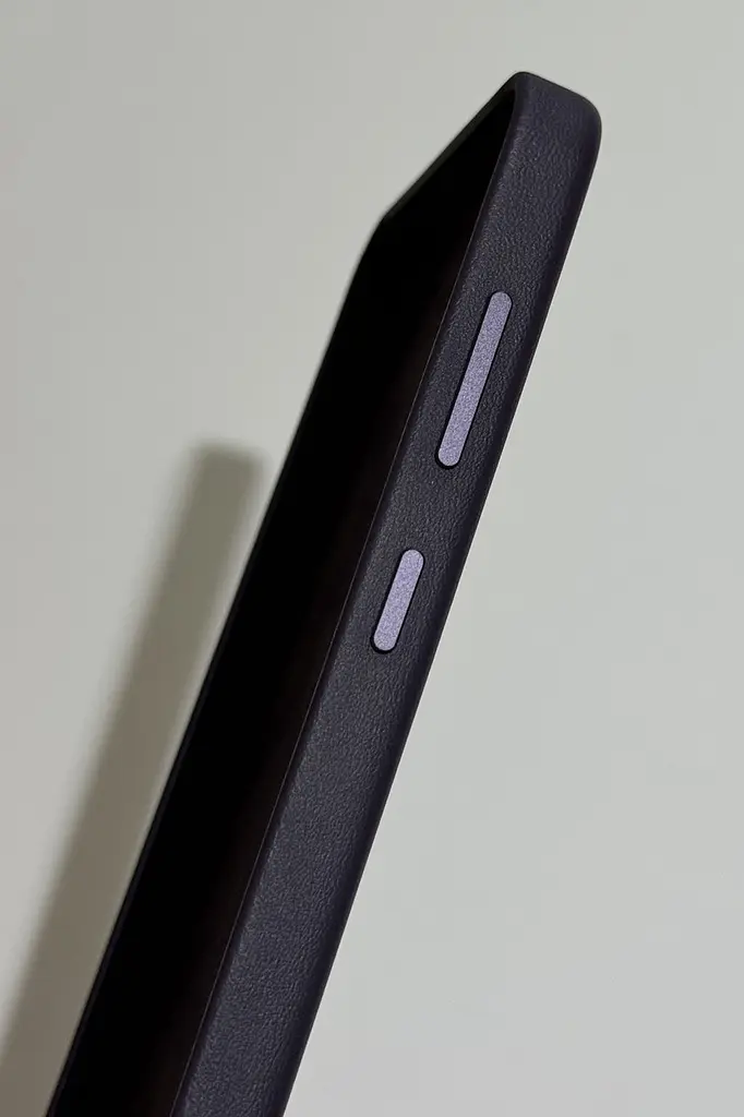 Оригінальний шкіряний чохол для Samsung Galaxy S24 Vegan Leather Case Dark Violet GP-FPS921HCAVW (S921) - фото 6