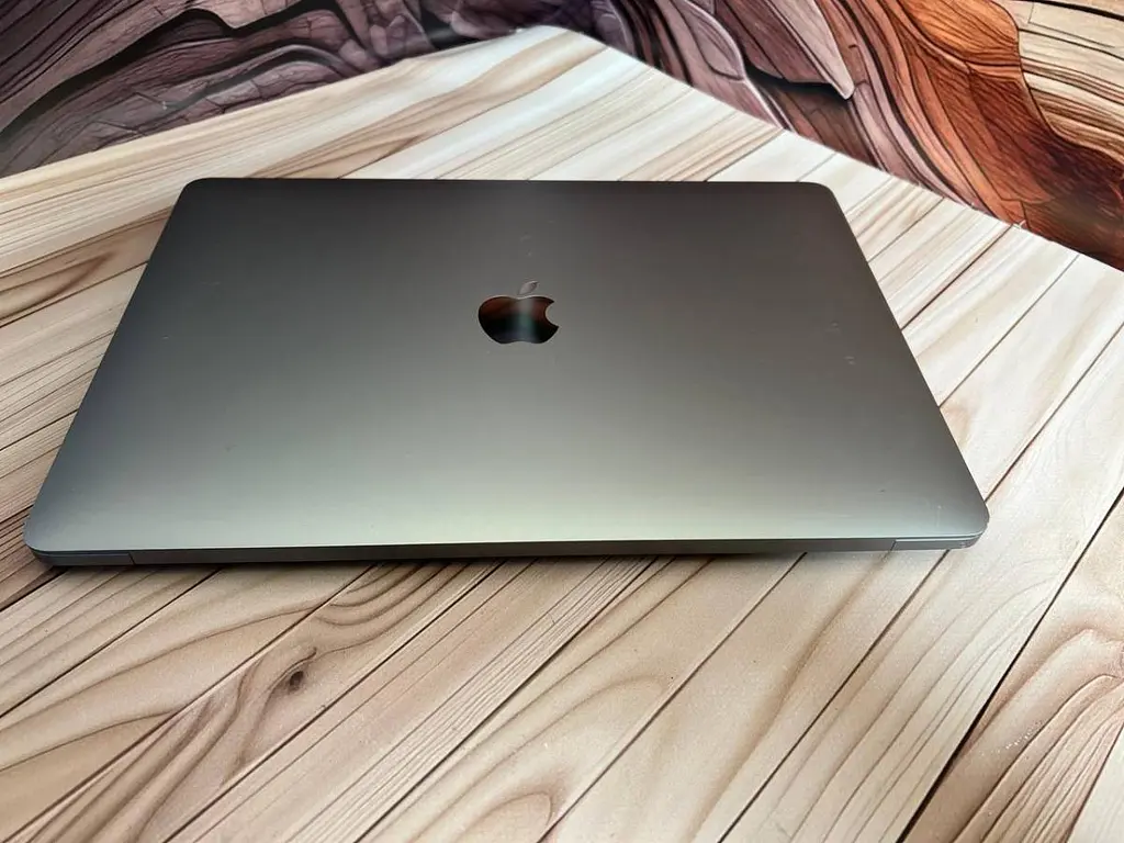 Ноутбук Apple MacBook Pro 13" 2020 A2337 M1/16/256 (C02GN1EMQ05N) Б/в - фото 7