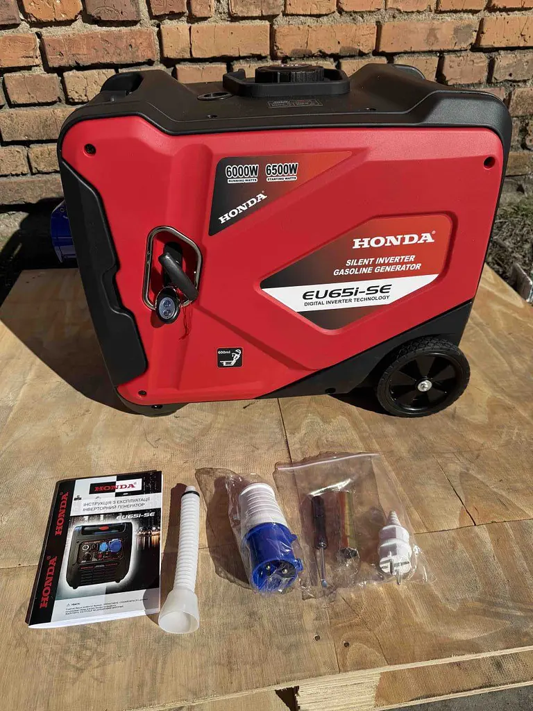Інверторний бензиновий генератор-валіза з колесами Honda EU65i-SЕ 6.0/6.5 кВт + електростартер - фото 4