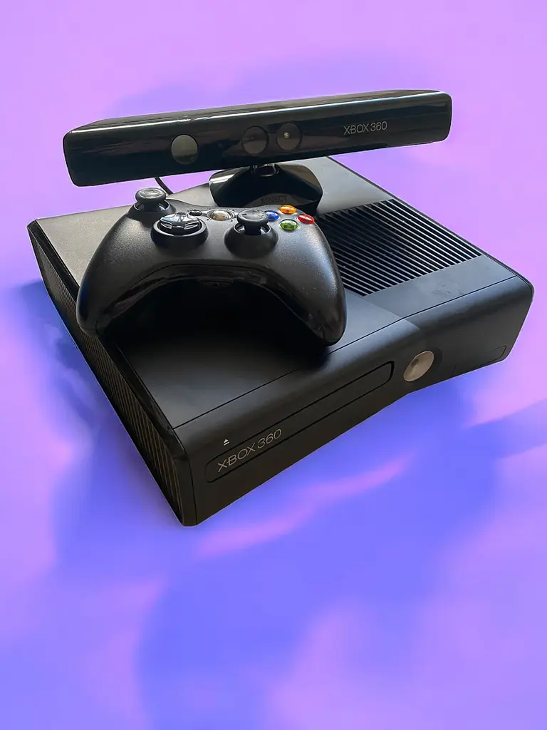 Игровая приставка Microsoft Xbox 360 Slim + 100 игр, 500 ГБ, 2 джойстика и Kinect - фото 3